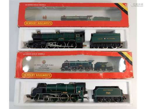 Two boxed 00 gauge Hornby model trains: GWR Ring C