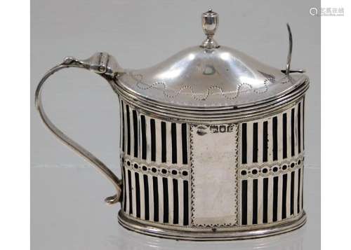 A late Victorian 1901 London silver mustard by Tho