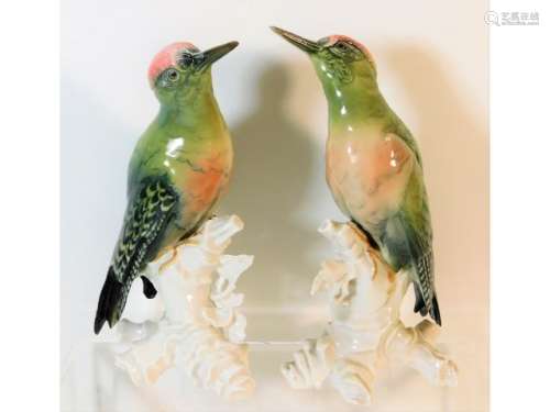 A pair of Karl Ens porcelain woodpeckers, both wit