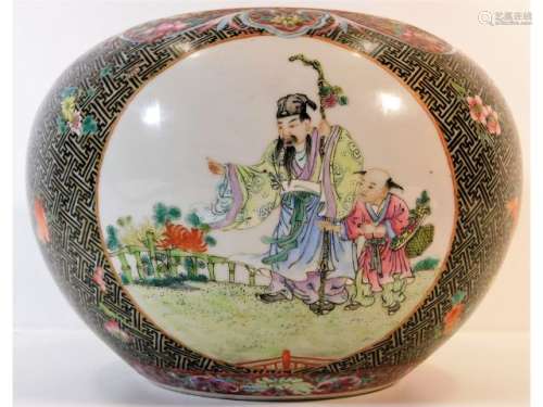 An early 20thC. well decorated Chinese porcelain b