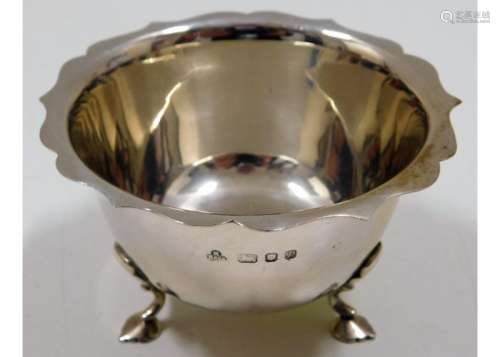 A 1970 London silver sugar bowl approx. 100g
