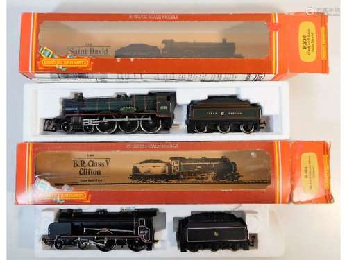 Two boxed 00 gauge Hornby model trains: R084 BR 4-