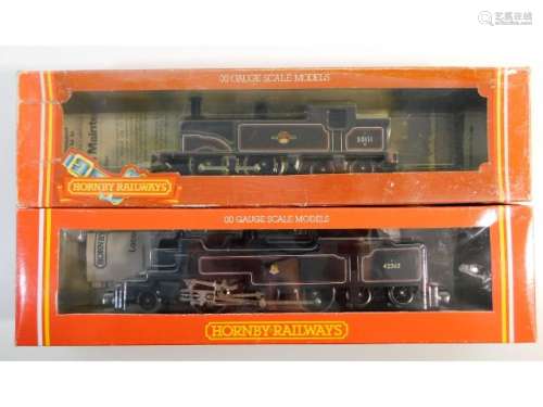 Two boxed 00 gauge Hornby model trains: R239 BR 2-