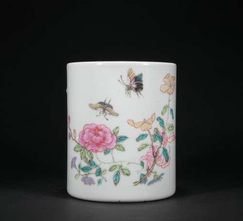 A Wu cai 'floral and birds' pen container