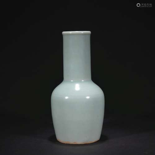 A Long quan celadon bottle