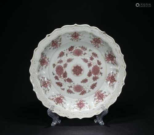 A copper-red-glazed 'floral' plate