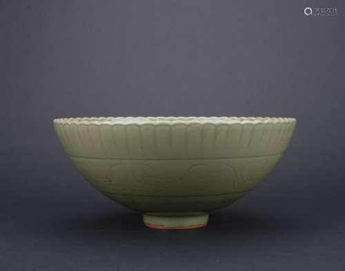 A teadust-glazed bowl