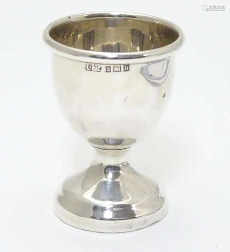A silver pedestal egg cup hallmarked Birmingham 1957 maker Lanson Ltd. 2 1/4