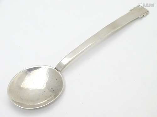 An Art Deco silver jam / preserve spoon. Hallmarked Chester 1947 maker JH. 5 1/4