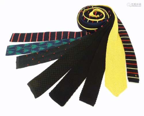 8 knitted ties in various colours and designs. (8) Please Note - we do not make reference to the