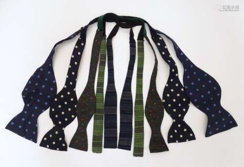 5 assorted bow ties (5) Please Note - we do not make reference to the condition of lots within