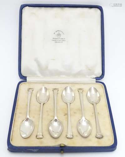 A cased set of 6 silver teaspoons hallmarked Sheffield 1928 maker Mappin & Webb Ltd. Please Note -