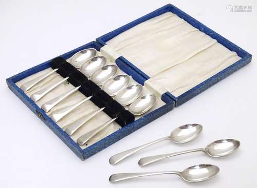 A set of 9 silver teaspoons hallmarked Sheffield 1918 maker Cooper Brothers & Sons Ltd. 4 1/4