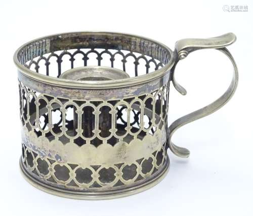 Hawksworth & Eyre & Co, circa 1850, A silver plated chamberstick with handle, 3 ¼? x 3? high