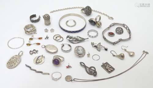 Assorted jewellery to include rings, bracelets, pendants, earrings etc some silver together with
