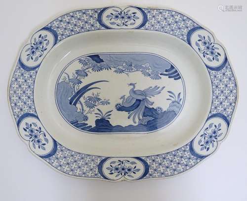 A late 19th / early 20thC Old Chelsea pattern blue and white transfer printed meat plate. Makers