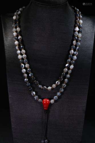 An Agate Necklace
