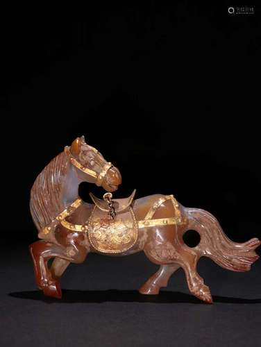 An Agate Horse Ornament With Gilding