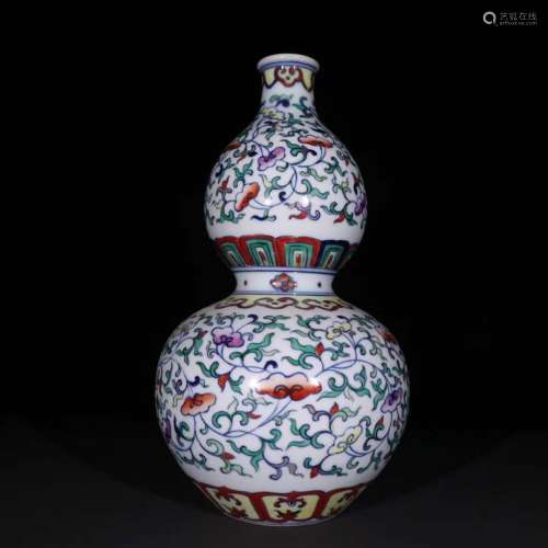 A Porcelain Doucai Floral Gourd Vase