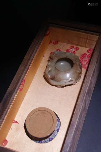 A Hetian Jade Dragon Brush Washer