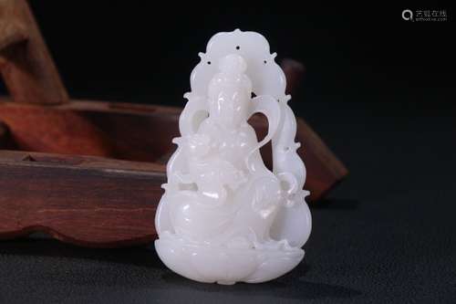 A Hetian Jade Guanyin Pendant