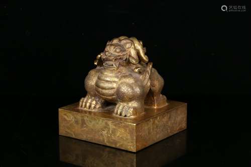 A Gilt Bronze Beast Large Seal