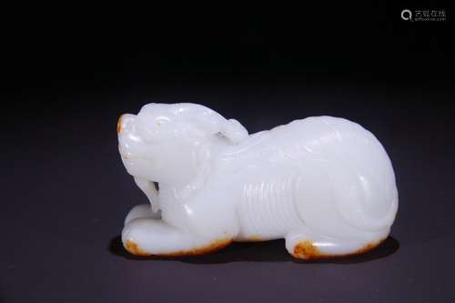 A Hetian Jade Beast Ornament