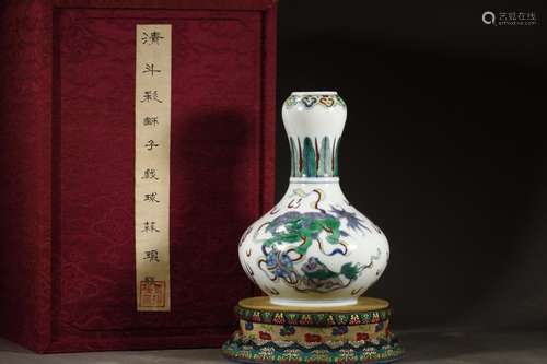 A Doucai Porcelain Garlic Vase