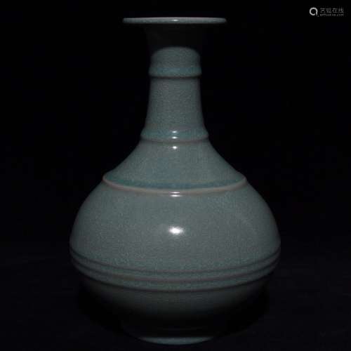 Porcelain Ru Kiln Vase With Pattern