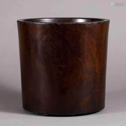 Peer Wood Brush Pot With Pattern