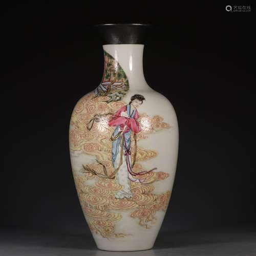 Porcelain Qianlong-Nianzhi Mark Famille Rose Vase