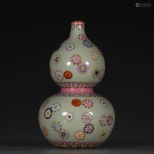 Porcelain Qianlong-Nianzhi Mark Famille Rose Vase