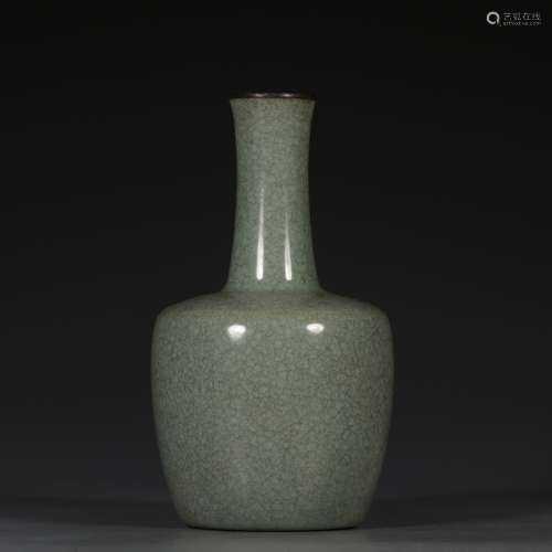 Porcelain Ru Kiln Vase With Pattern