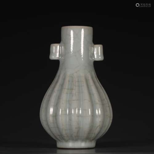 Porcelain Chenghua-Nianzhi Mark Ge Glaze Ear Vase