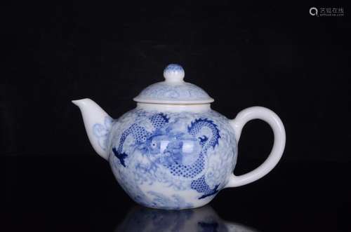 Porcelain Blue&White Dragon Pattern Pot