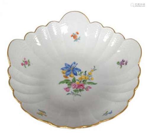 Meissen-Schale, Altozier, Bunte Blume 3, 1. Wahl, runde Form mit geschweiftem Rand, H. 6cm, D