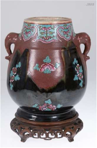 Vase, China 19. Jh., Familie Rose, braun, schwarze Laufglasur, polychrome Blumenmalerei,beids