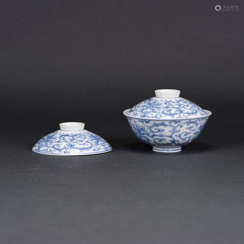 LOT OF 3, A SET OF CHINESE BLUE AND WHITE BOWL AND COVERS, JIAQING MARK