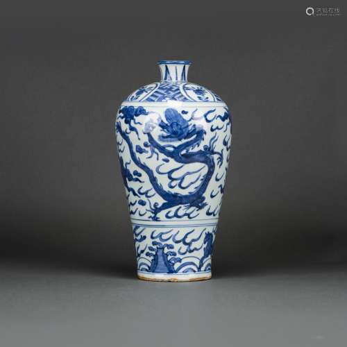 CHINESE BLUE AND WHITE 'DRAGON AND PHOENIX' VASE, MEIPING