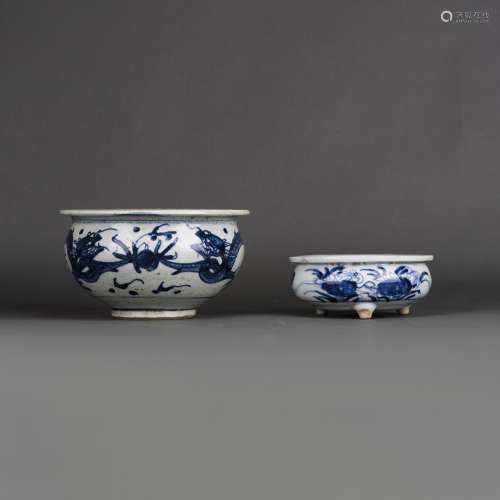 LOT OF 2, A GROUP OF CHINESE BLUE AND WHITE CENSERS