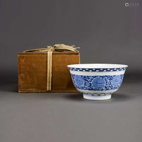 A CHINESE BLUE AND WHITE PORCELAIN BOWL, QING QIANLONG PERIOD