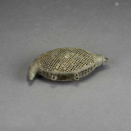 A CHINESE FISH-BASKET-SHAPED BRONZE CENSER