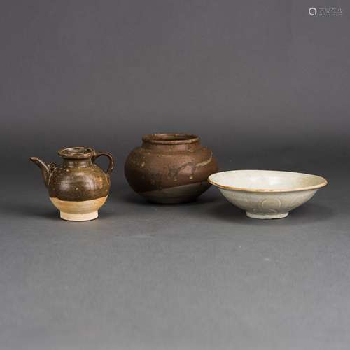 LOT OF 3, A CHINESE QINGBAI BOWL, PERSIMMON-GLAZED JAR AND EWER