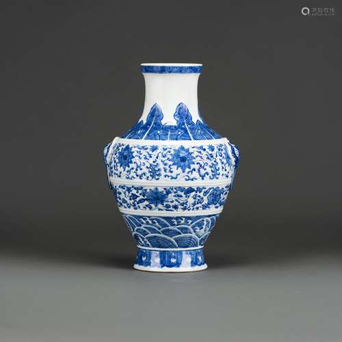 A CHINESE BLUE AND WHITE 'FLORAL' VASE, WITH JIEFUTANG MARK