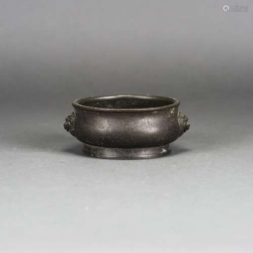 A CHINESE BRONZE CENSER