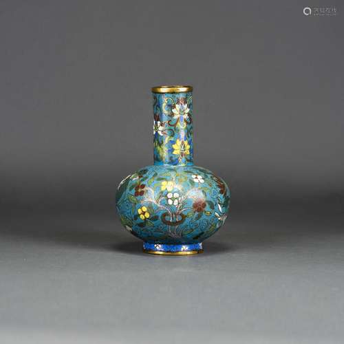 A CHINESE CLOISONNE ENAMEL SMALL BOTTLE VASE