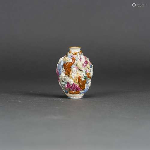 A CHINESE FEMILLE ROSE 'EIGHTEEN LUOHAN' SNUFF BOTTLE, QIANLONG MARK