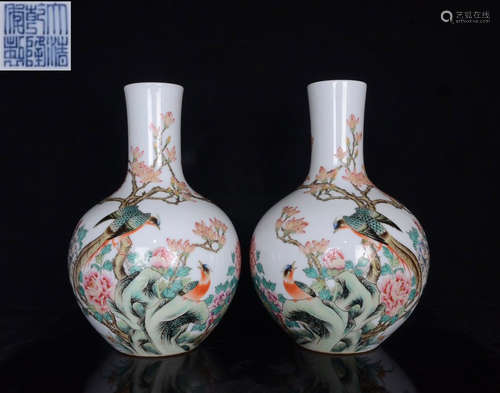 QIANLONG MARK ENAMELED GLAZE VASE PAIR