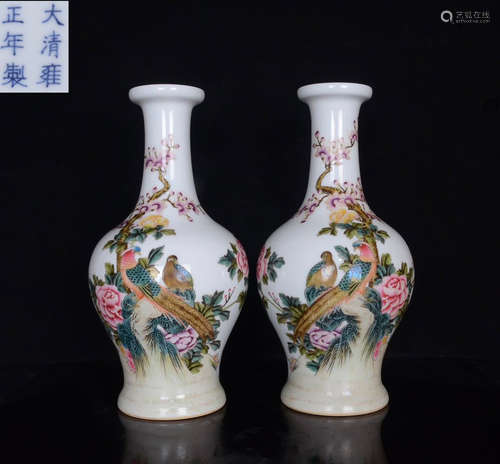 YONGZHENG MARK ENAMELED GLAZE VASE PAIR