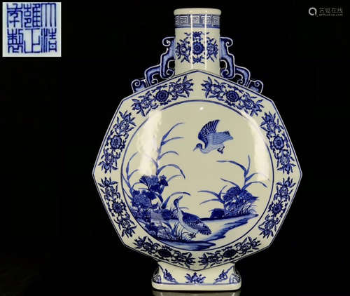 YONGZHENG MARK BLUE&WHITE GLAZE VASE